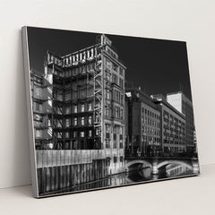 7090704220195 - Product Image