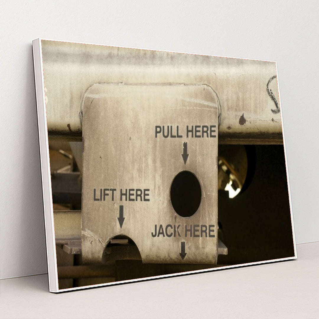 7090697928739 - Product Image