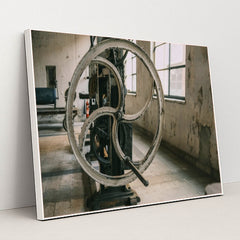 7090698879011 - Product Image