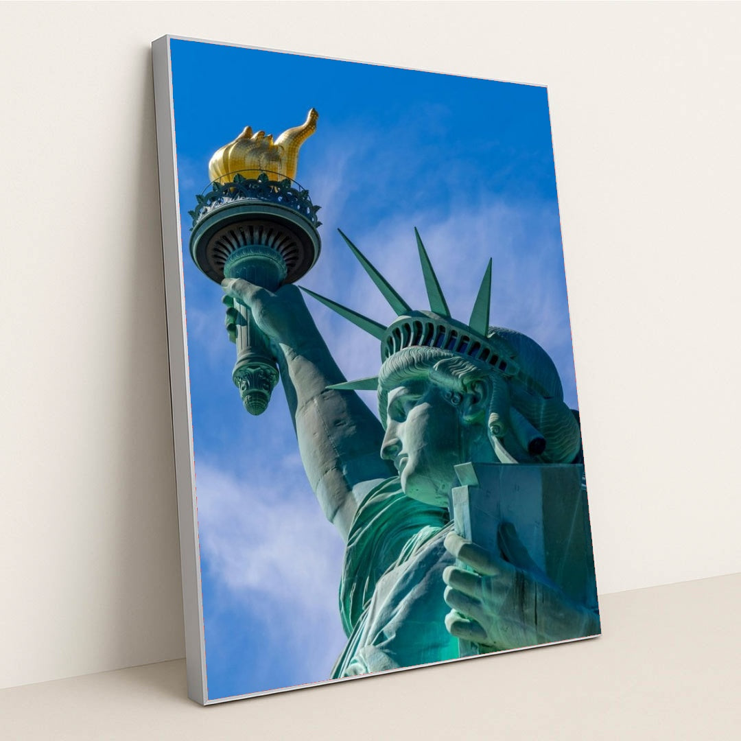 7077678153763 - Product Image