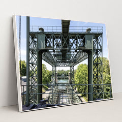 7090709921827 - Product Image