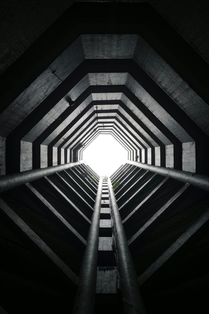 Qihai Weng - A dark tunnel with a light at the end