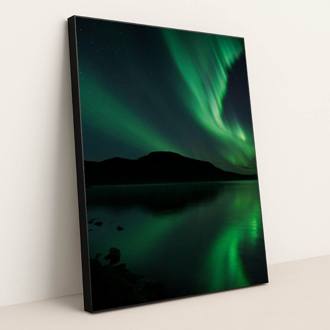 The aurora bore is reflected in the water by Christoph Nolte - Black Frame Stretchiez