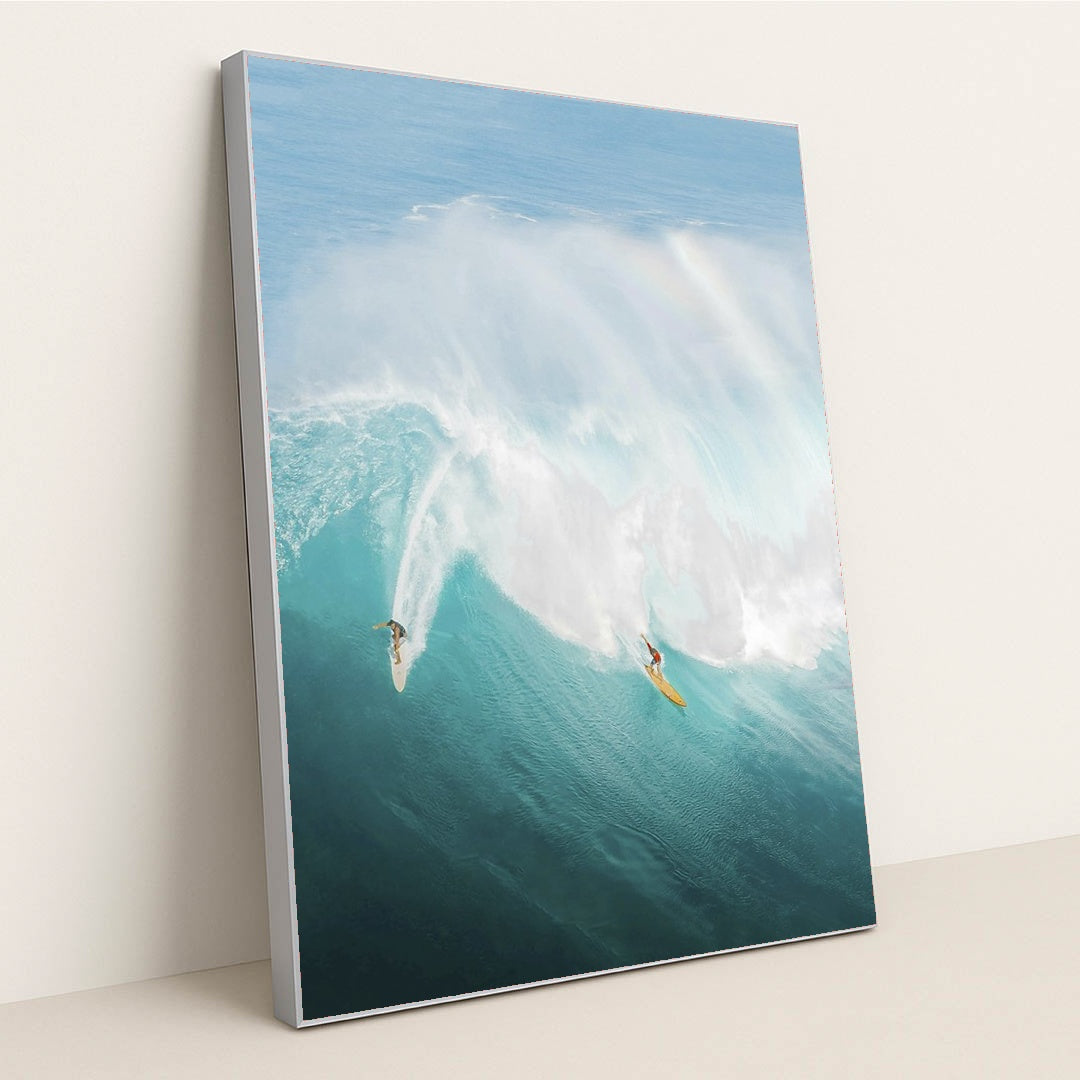 Big Wave Surfing at Waimea Bay by Jess Loiterton - Silver Frame Stretchiez