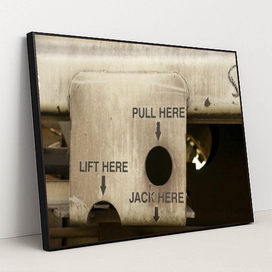 7090697928739 - Product Image