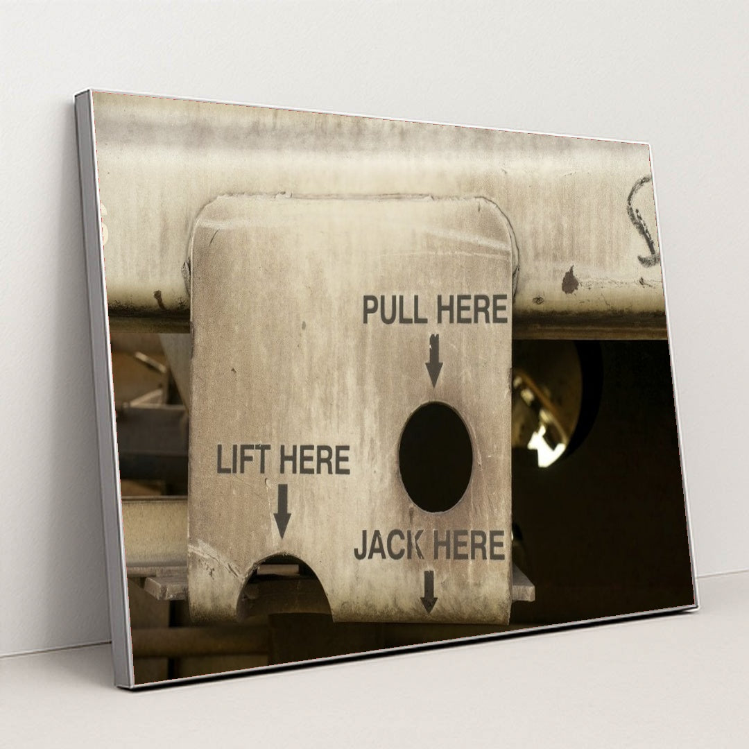 7090697928739 - Product Image