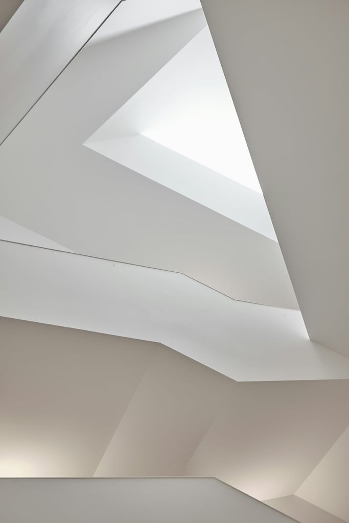 Minimal Light Geometry by Andrej Lišakov