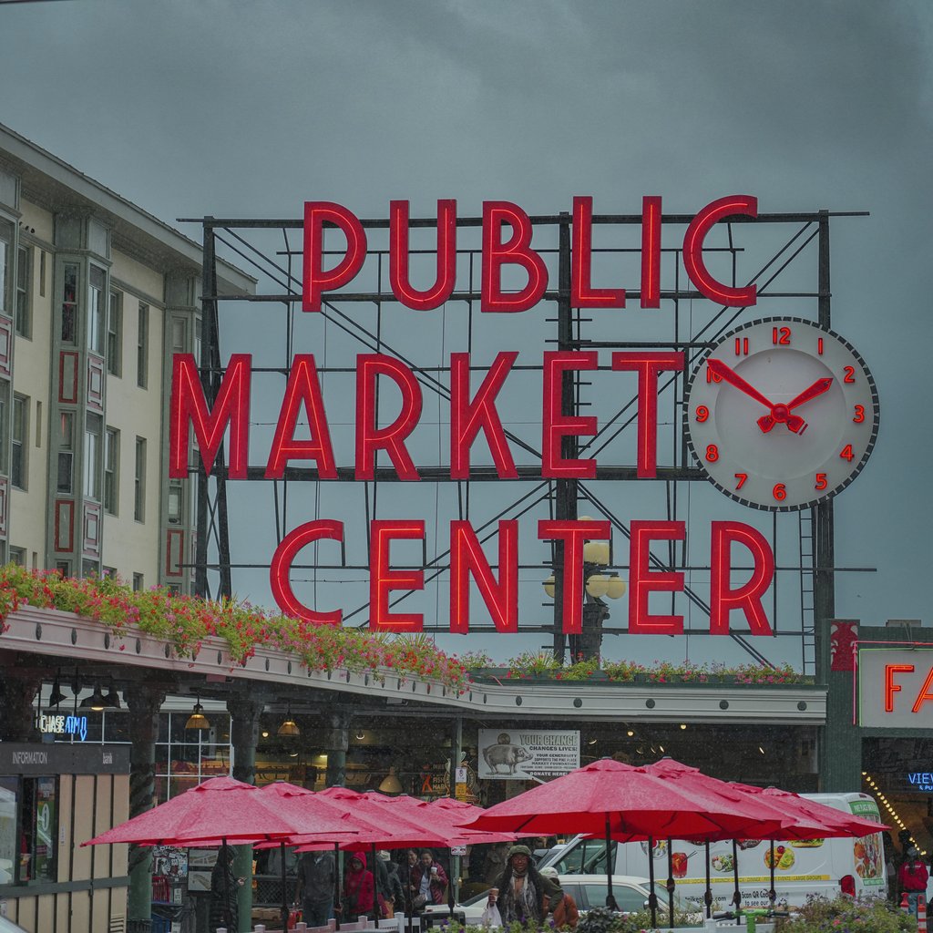Eddie Ortiz - A view of the famous Pike Place Market sign in Seattle, Washington.
