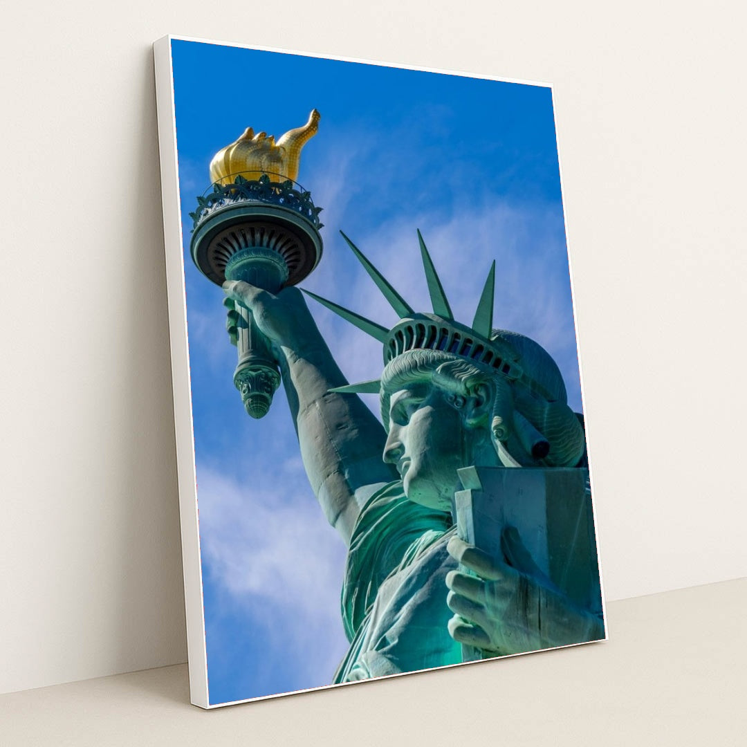 7077678153763 - Product Image