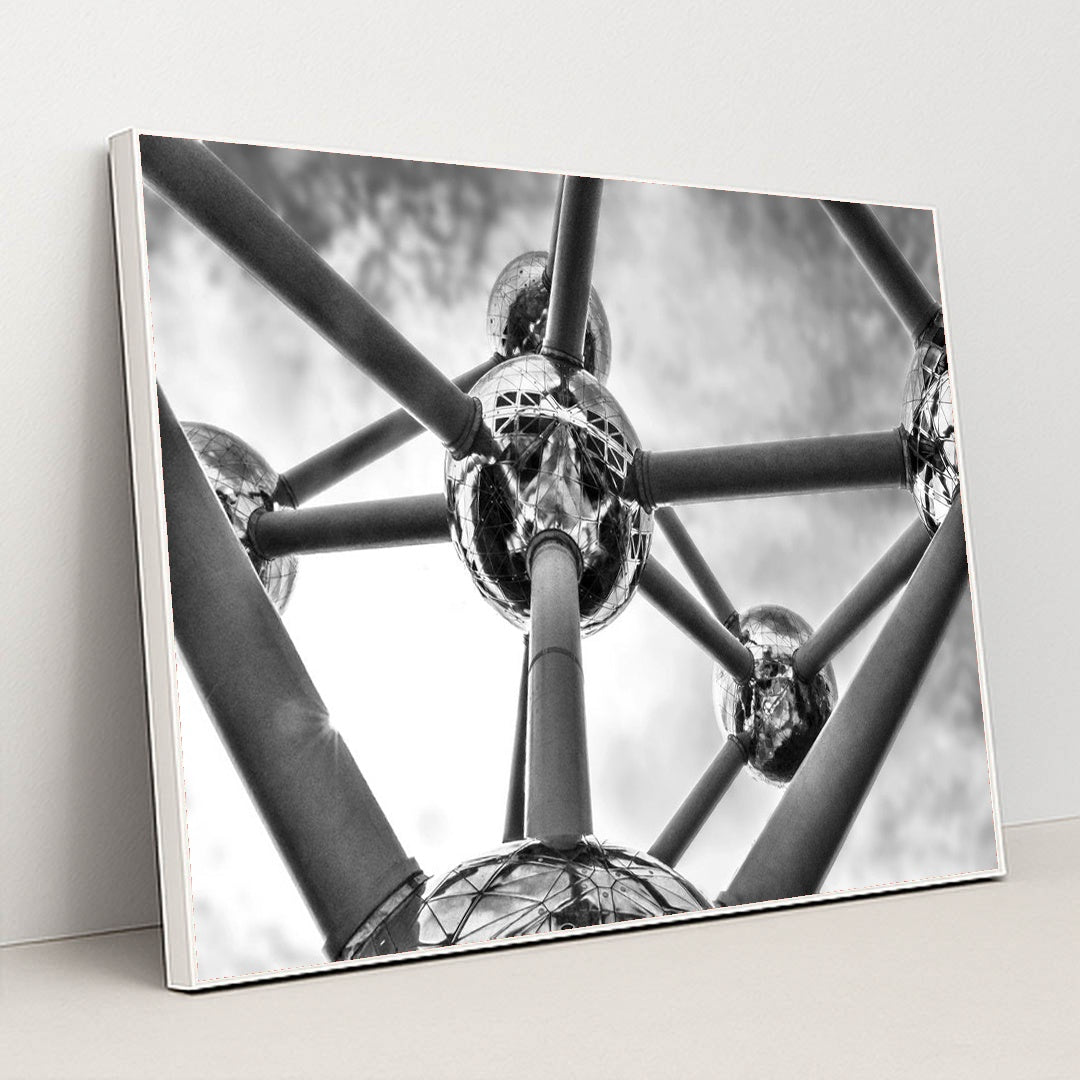 Monochrome Atomium by Enrique Hoyos - White Frame Stretchiez