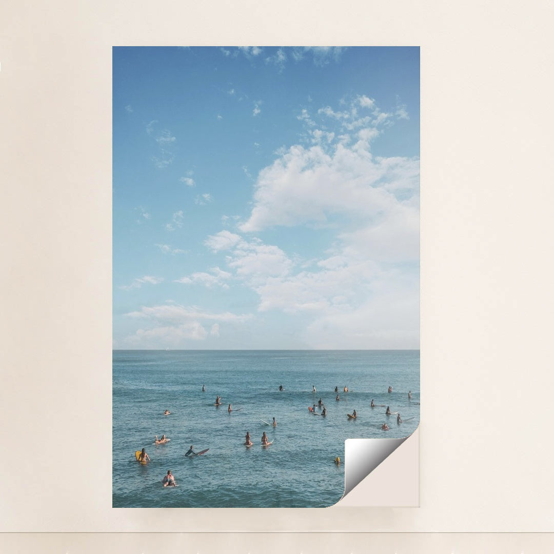 Vibrant Island Life in Honolulu by Jess Loiterton - Peeliez